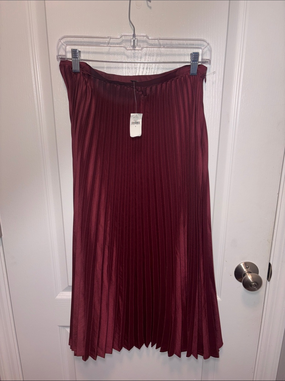 Banana Republic Pleated Midi Skirt in Wine